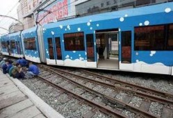 长春爆料轻轨事故视频,视频揭露事故现场惨状